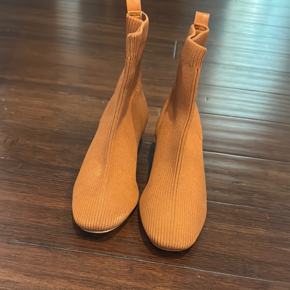 Orange Women's Ankle Boots-memory foam-size 9.5